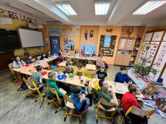 22. 12.&nbsp;Vánoce ve&nbsp;3.A - vánoční hodování